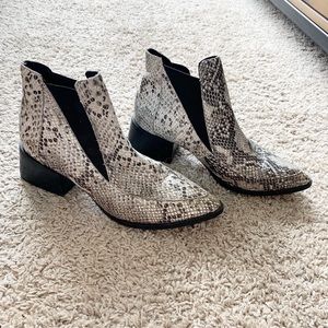 Sol Sana snake skin boot